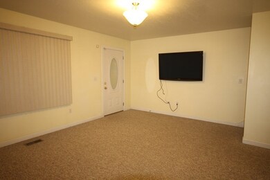 145 Cardinal St unit 1, Springfield, MA 01151 - photo 5