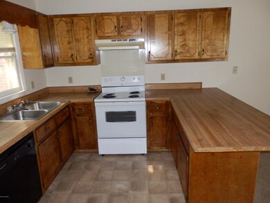 113 Windsor Ct, Jacksonville, NC 28546 - photo 4