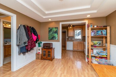 Entry/Dining Room2