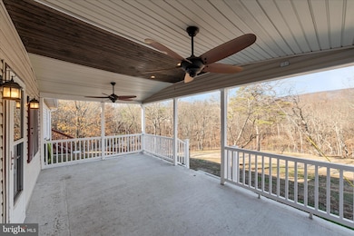 162 Twin Fox Ln, Berkeley Springs, WV 25411 - photo 3