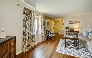 Living Room (3)