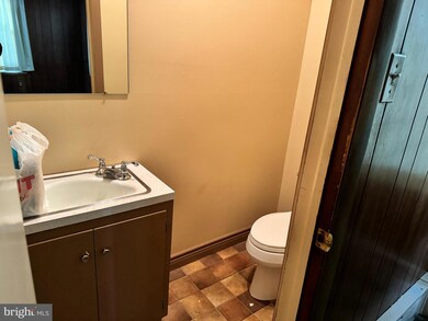 42 Chestnut St, Mohnton, PA 19540 - photo 4