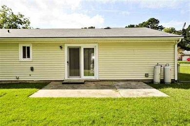 304 Tower Dr, Jacksonville, NC 28546 - photo 2