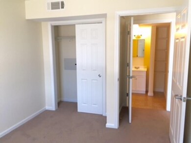 10 Sentinel Ct unit 201, Manchester, NH 03103 - photo 2