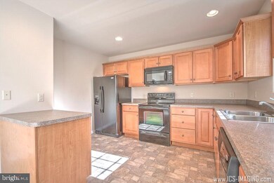 302 Briar Ridge Cir, Enola, PA 17025 - photo 2