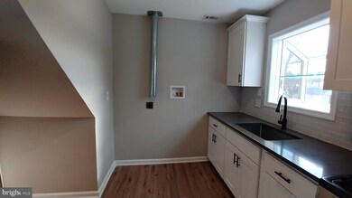 247 Cabbel Dr, Manassas Park, VA 20111 - photo 5