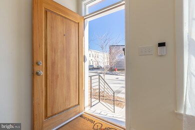 1602 Barclay St, Baltimore, MD 21202 - photo 6