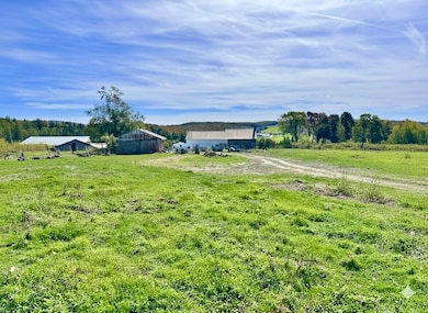 523 Trucott Rd, Derby Line, VT 05830 - photo 4