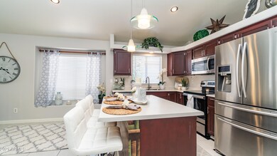 1056 W Stephens Dr-11