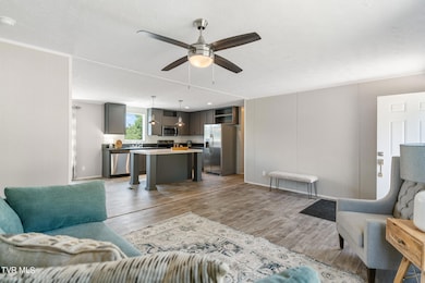 635 Kinser Park Ln-42