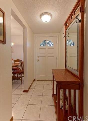 Welcome - front entry direct access to kitchen 