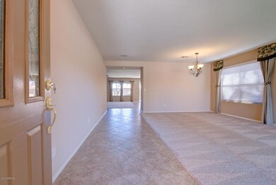 2754 W Tanner Ranch Rd Queen-large-003-2