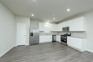 3074 Nickell Back Dr, Conroe, TX 77301 - photo 2