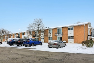 8872 Jody Ln unit 2E, Des Plaines, IL 60016 - photo 2