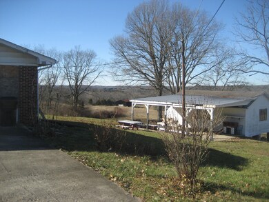 825 Oregon Rd, Versailles, KY 40383 - photo 4