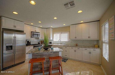 kitchen_700.jpg