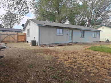 503 E Selway Dr, Homedale, ID 83628 - photo 6