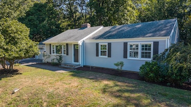 2428 Huntington Turnpike, Trumbull, CT 06611 - photo 2