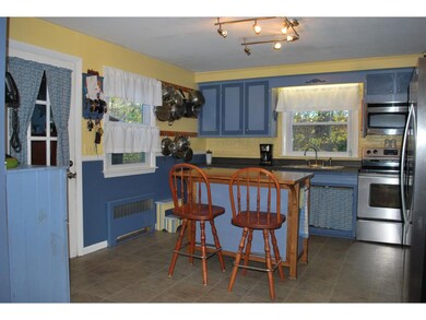 334 Donald St, Manchester, NH 03102 - photo 2