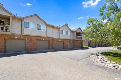 4555 N Thornhill Dr unit 206, Peoria, IL 61615 - photo 2