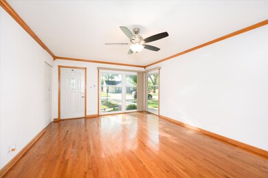 907 Norfolk Ave, Westchester, IL 60154 - photo 3