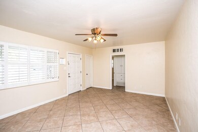 1007 E Citrus Way-6