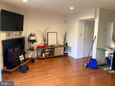 2356 Anvil Ln, Temple Hills, MD 20748 - photo 4