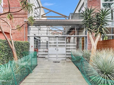 527 Molino St unit 110, Los Angeles, CA 90013 - photo 2