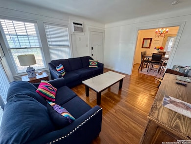 118 Callaghan Ave unit B, San Antonio, TX 78210 - photo 4