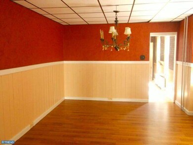 238 W Oley St, Reading, PA 19601 - photo 5