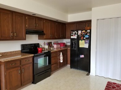 102 S Dewey St, Auburn, IN 46706 - photo 7