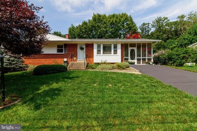 13307 Cleveland Ln, Fort Washington, MD 20744 - photo 2