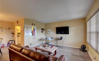 82 Fanshaw B unit 82B, Boca Raton, FL 33434 - photo 3