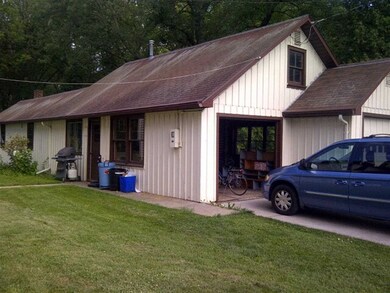 2908 Church St, Cross Plains, WI 53528 - photo 4