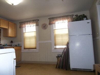 26 Grosvenor St, Worcester, MA 01610 - photo 4