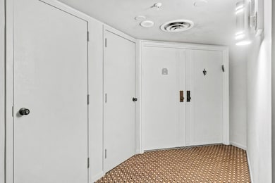 The Consulate unit 2001, West Palm Beach, FL 33401 - photo 2