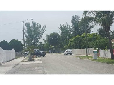 3665 NW 102 St, Unincorporated Dade County, FL 33147 - photo 3