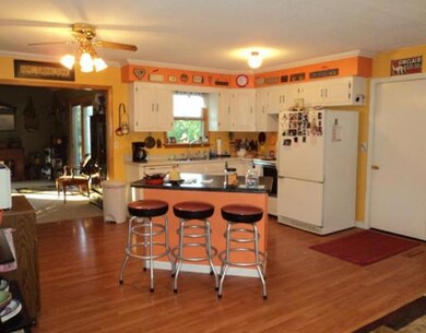 3048 Bradford Ave, Erie, PA 16506 - photo 3