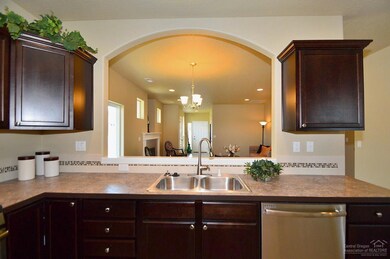 2511 NW Ivy Way, Redmond, OR 97756 - photo 3