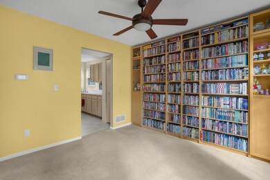3-web-or-mls-6533-cloverlawn-cir