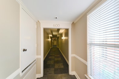 600 S Main St unit 303, Memphis, TN 38103 - photo 4