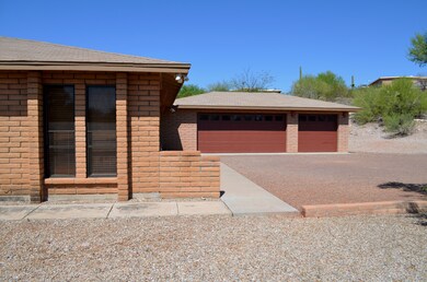 Driveway/Garage