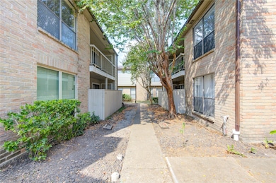 2120 Wilcrest Dr unit 220, Houston, TX 77042 - photo 5