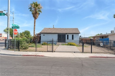 2222 N Martin l King Blvd, Las Vegas, NV 89106 - photo 2