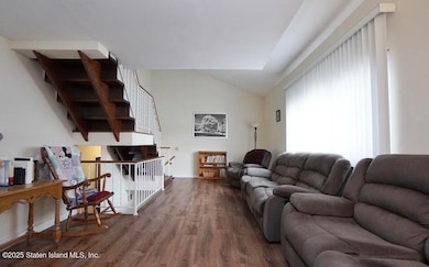 301 Monahan Ave, Staten Island, NY 10314 - photo 3