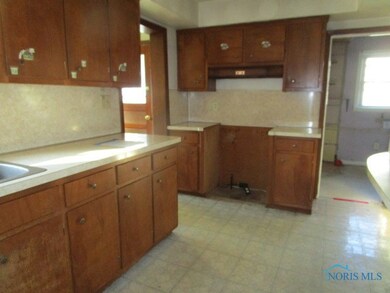 300 Pemberville Rd, Woodville, OH 43469 - photo 7