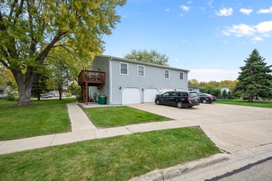 1606 E Stonehenge Dr, Sycamore, IL 60178 - photo 4