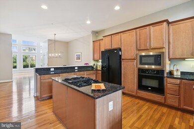 10727 Mcgregor Dr, Columbia, MD 21044 - photo 3