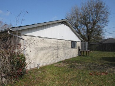 8203 Coastway Ln, Houston, TX 77075 - photo 2