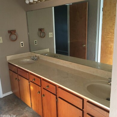 203 1/2 Memorial Dr, Wake Village, TX 75501 - photo 6